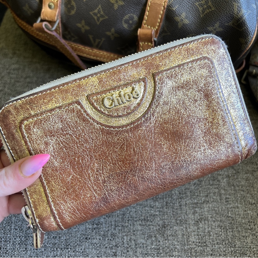 EUC CHLOE ZIP AROUND LONG WALLET💋
